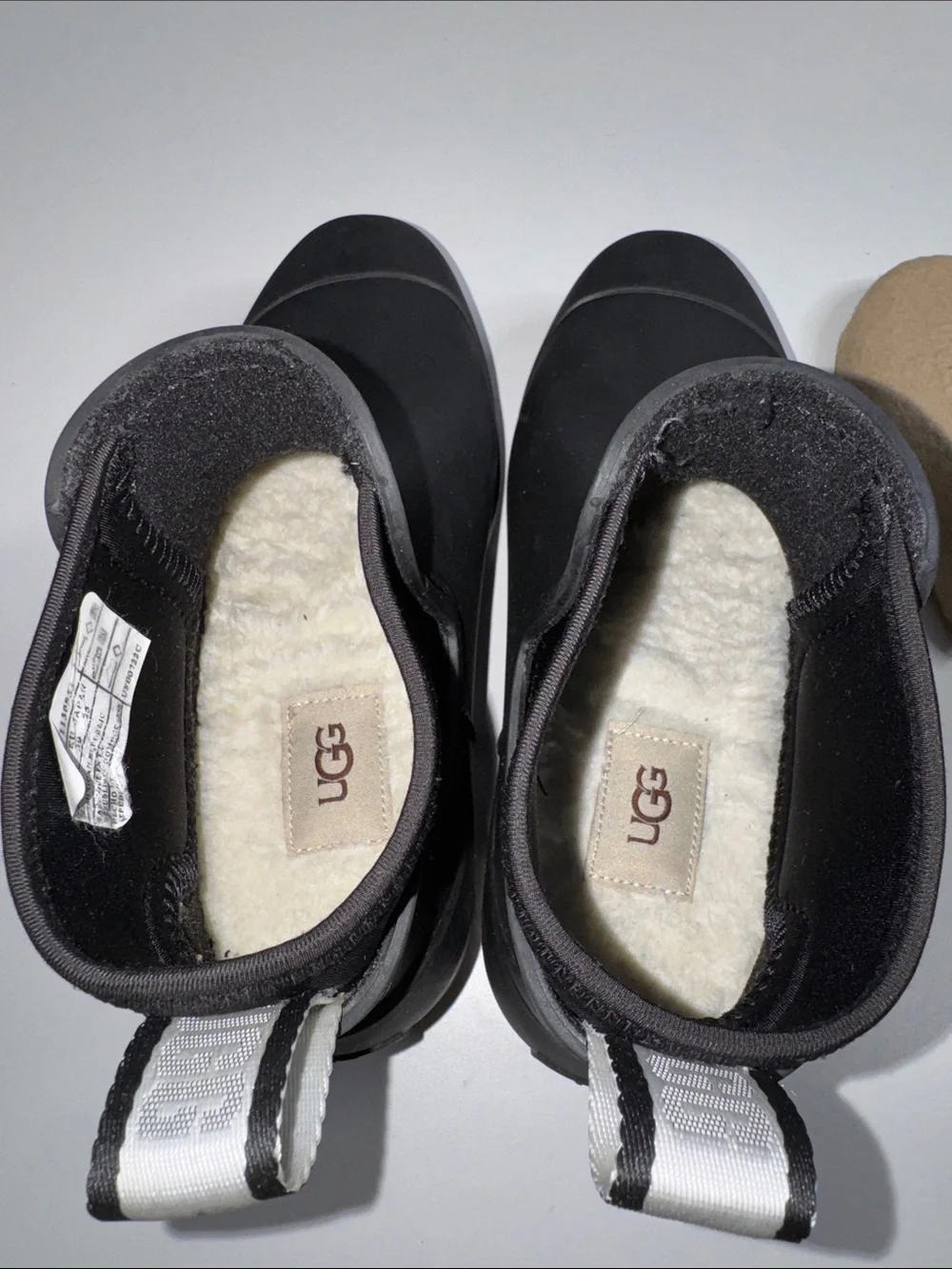 UGG Droplet Waterproof Rain Boots – Black – Women’s US 8 / EU 39